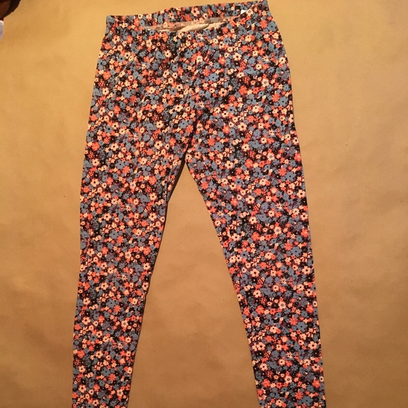 Target Floral Leggings | Free With Any Bundle! - Picture 2 of 5